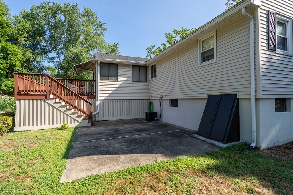 76 Lexington Street Burlington, MA 01803 - Photo 22 of 29