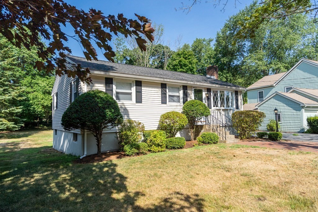 76 Lexington Street Burlington, MA 01803 - Photo 3 of 29