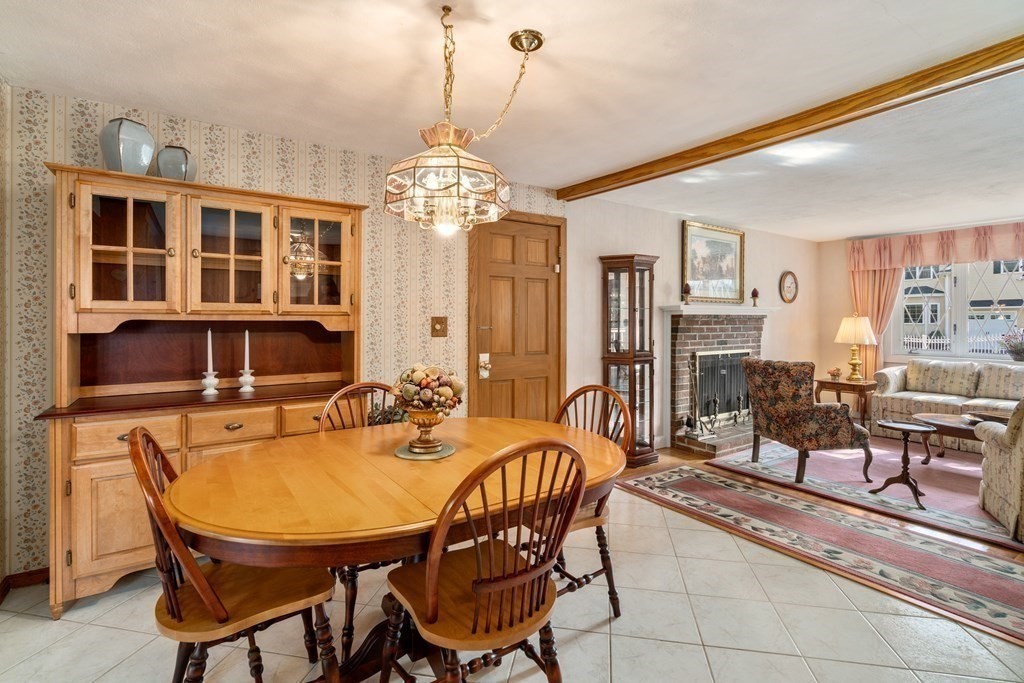 76 Lexington Street Burlington, MA 01803 - Photo 10 of 29