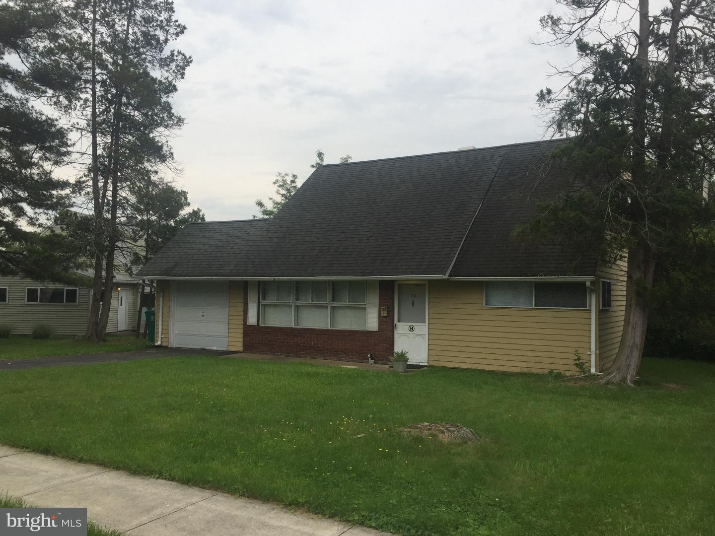 30 Verdant Road Levittown, PA 19057 - Photo 1 of 10