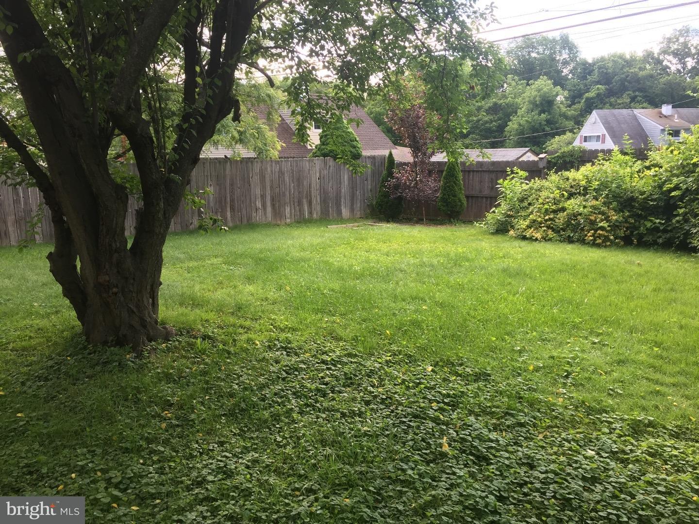 30 Verdant Road Levittown, PA 19057 - Photo 2 of 10