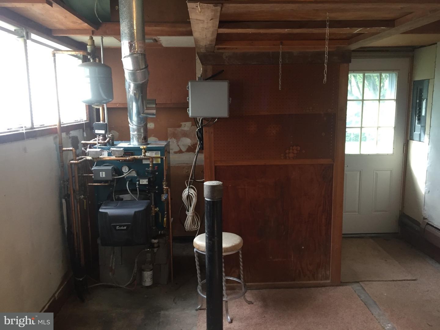 30 Verdant Road Levittown, PA 19057 - Photo 3 of 10