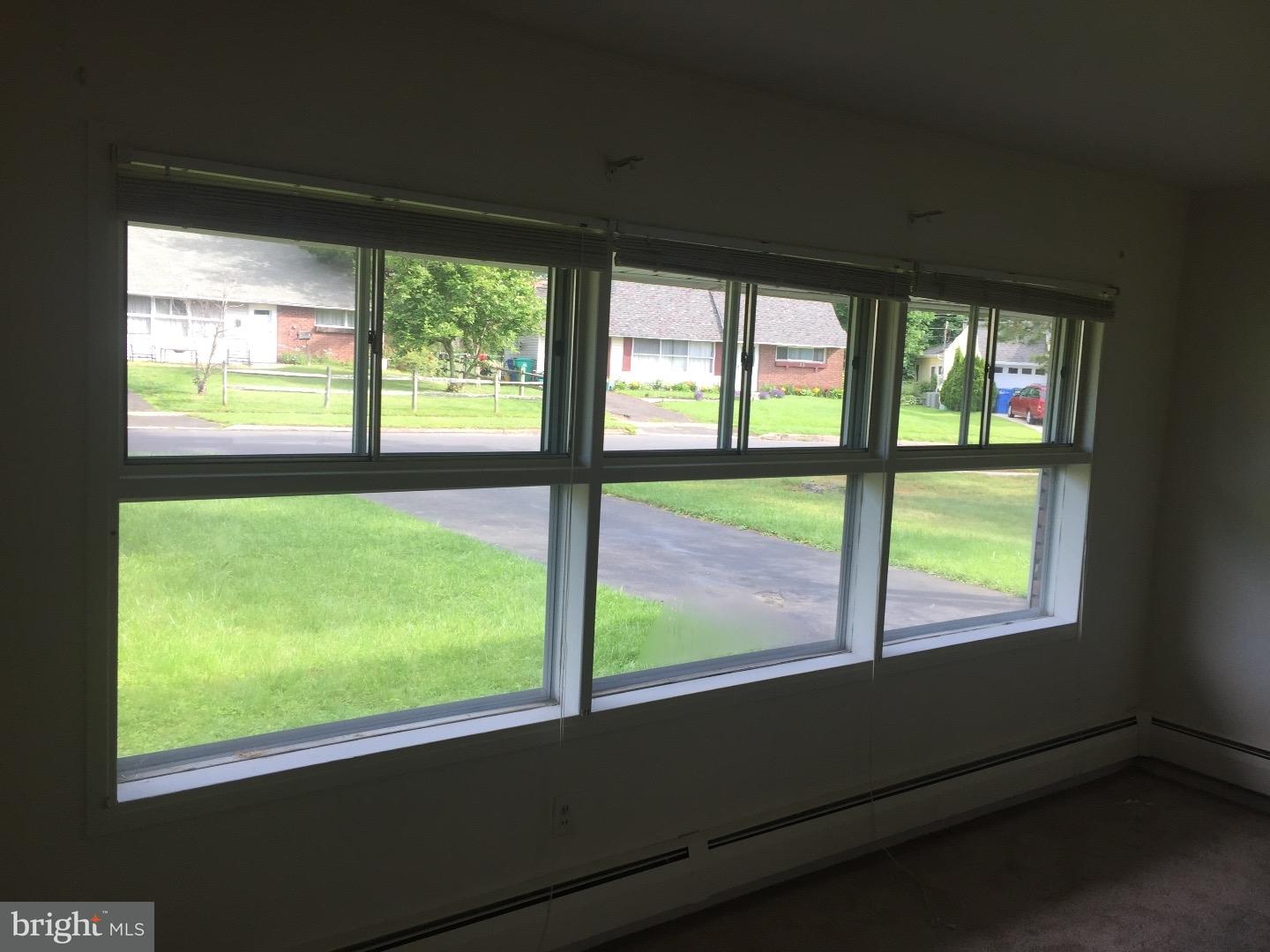 30 Verdant Road Levittown, PA 19057 - Photo 6 of 10