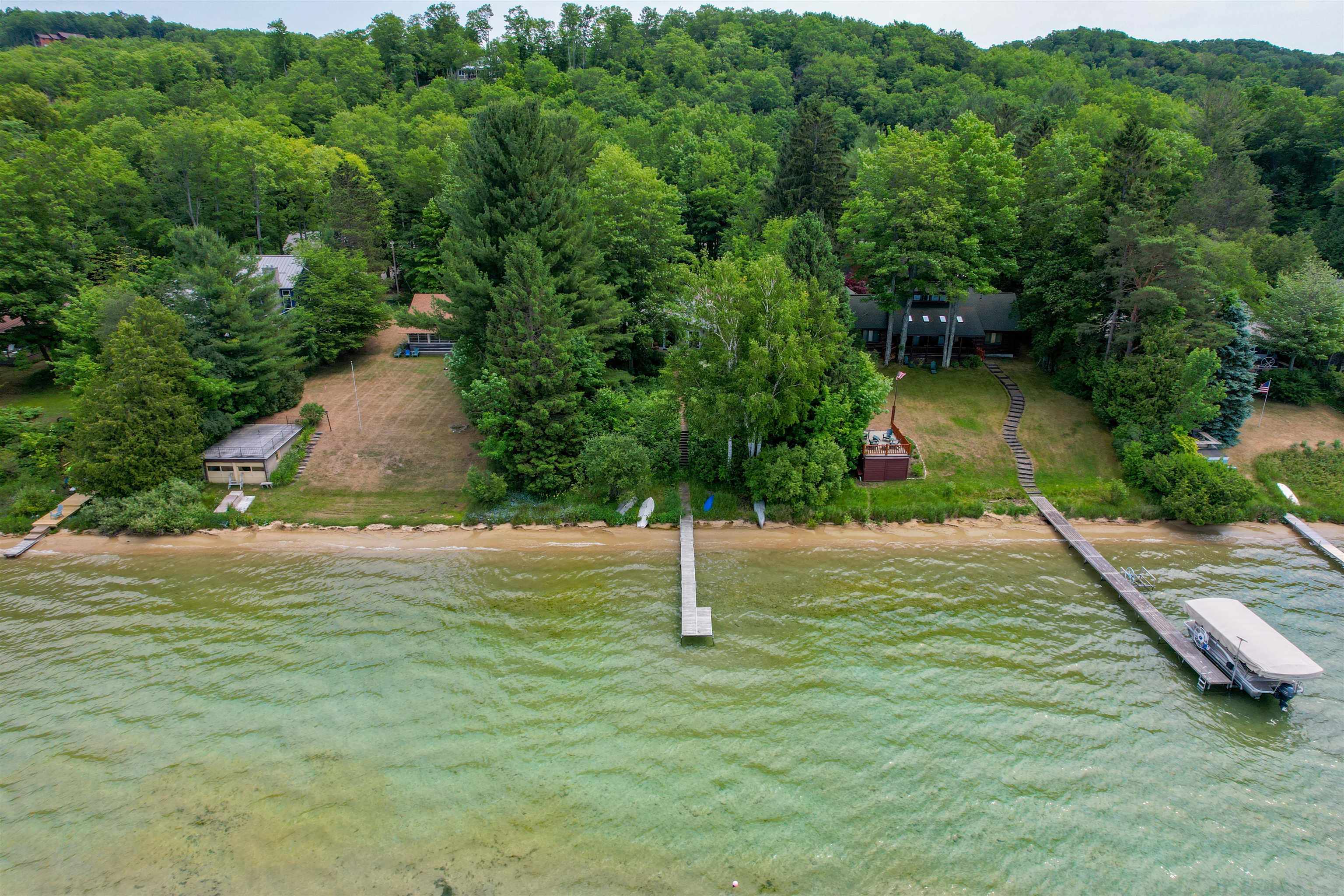 8922 South Dunns Farm Road Maple City, MI 49664 - Photo 3 of 38 1912783-2.JPG