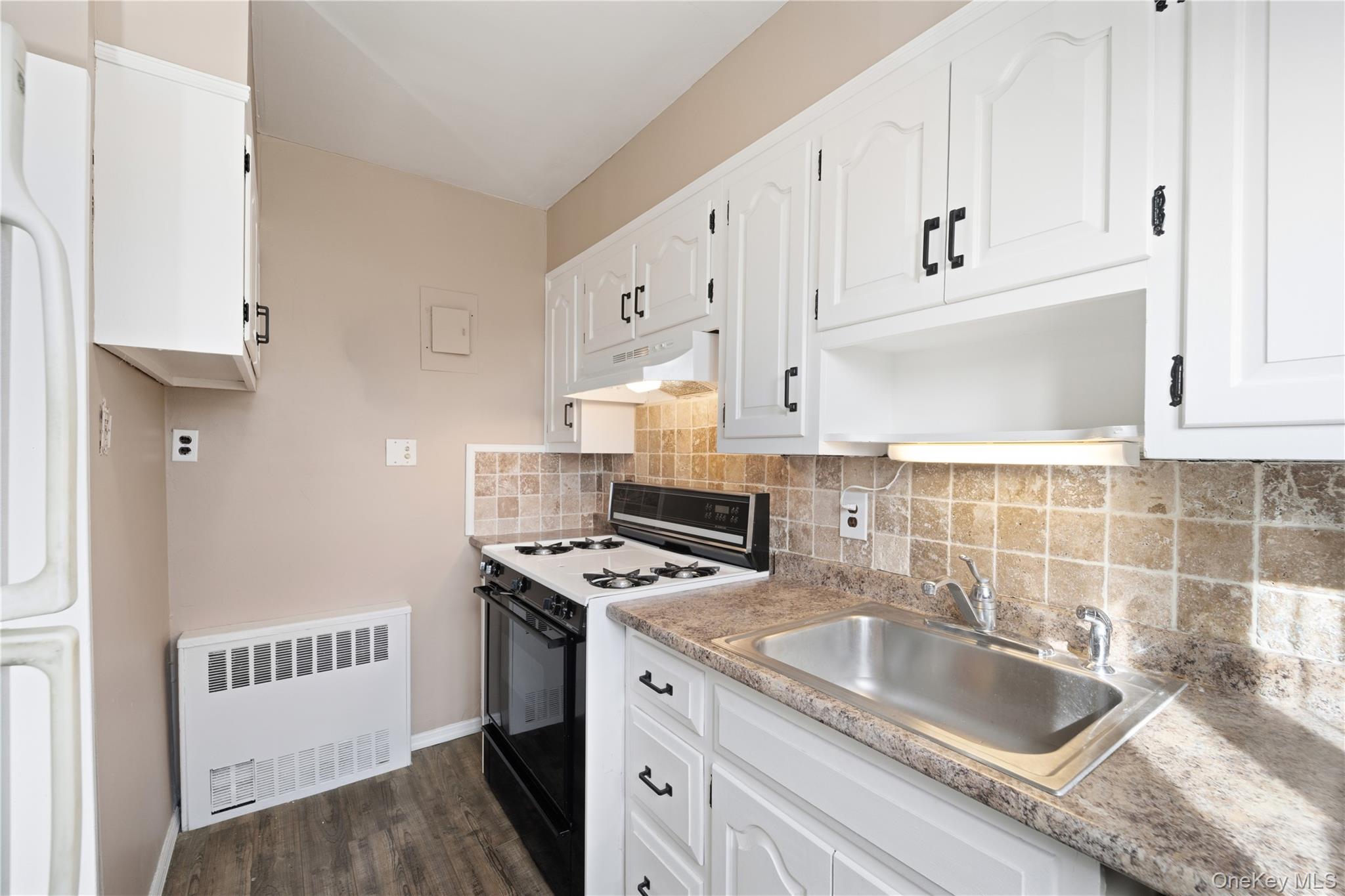 226-10 Manor Road, Unit UPPR Queens, NY 11427 - Photo 13 of 20