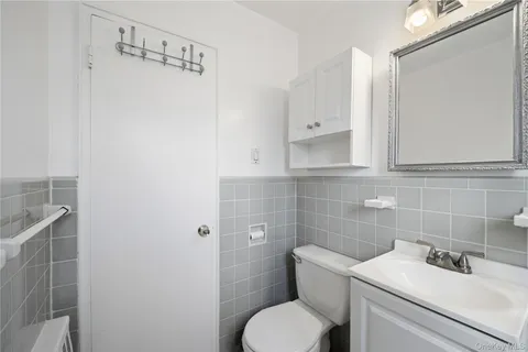 $365,000 | 226-10 Manor Road, Unit UPPR | Bellerose