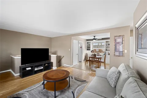 $365,000 | 226-10 Manor Road, Unit UPPR | Bellerose