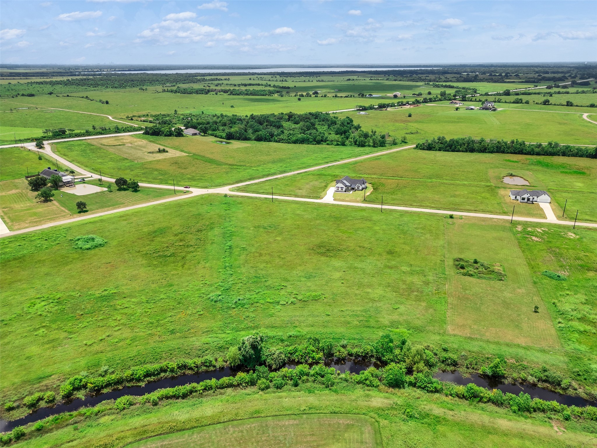426 Chuckwagon Trail Angleton, TX 77515 - Photo 3 of 6
