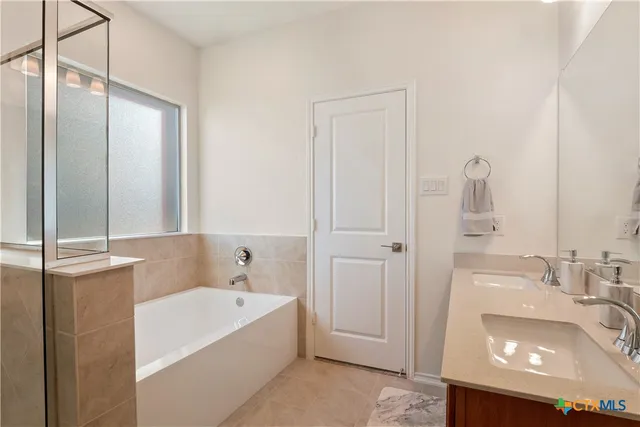 $370,000 | 125 Lucky Texan Road, Jarrell, TX 76537