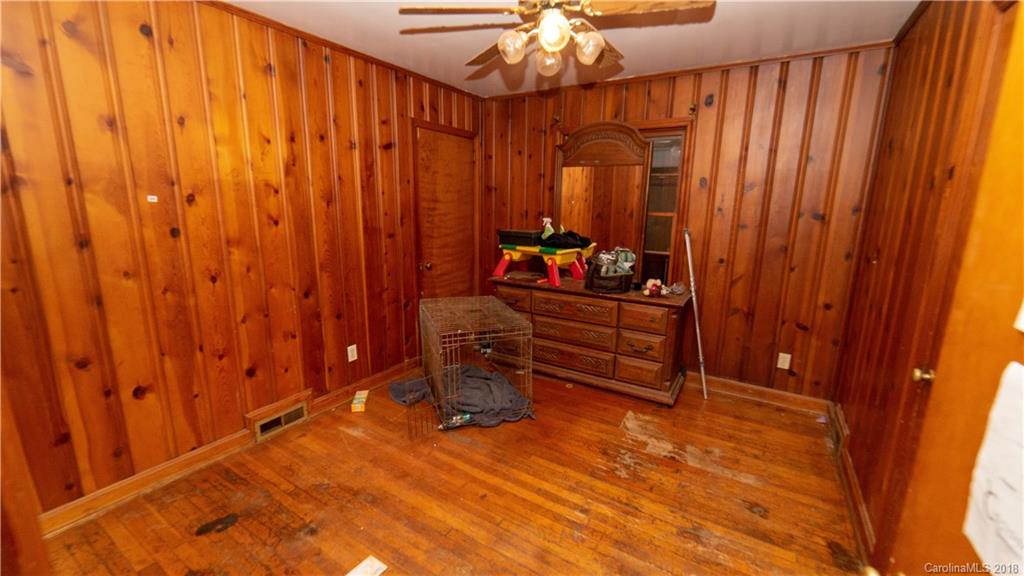 610 Reeves Court Charlotte, NC 28208 - Photo 4 of 8 Gallery Image 4