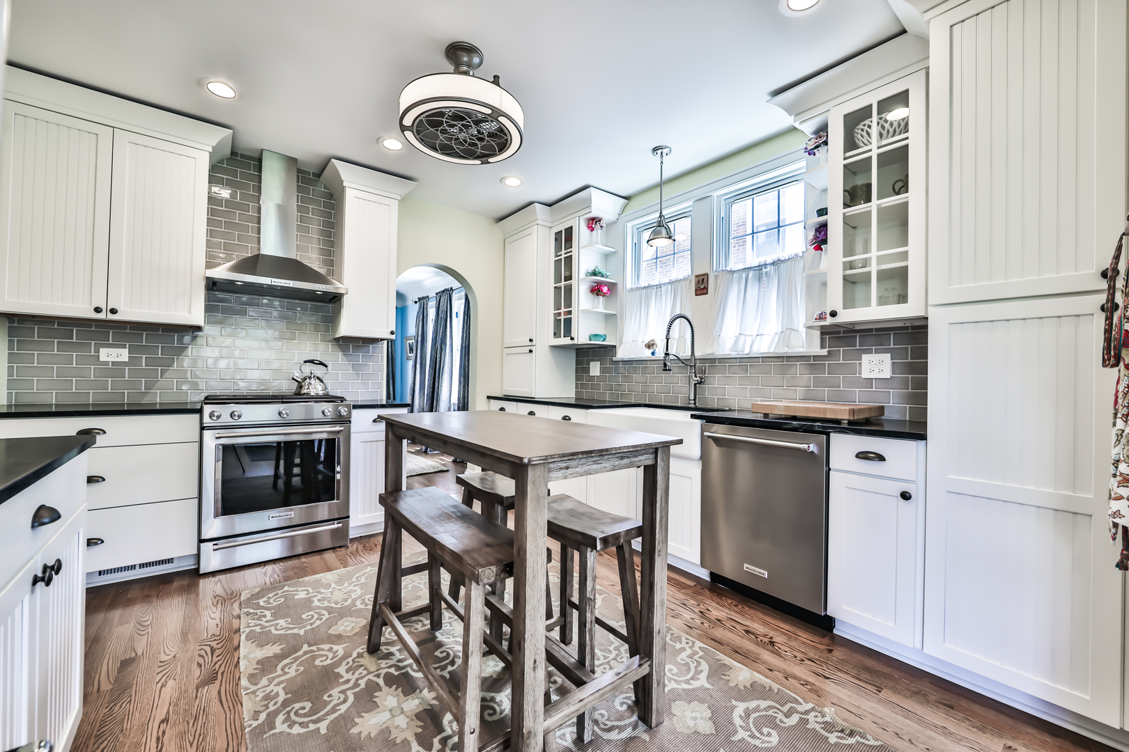 412 Shenstone Road Riverside, IL 60546 - Photo 8 of 26