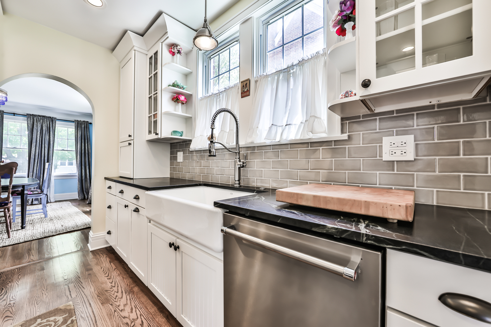 412 Shenstone Road Riverside, IL 60546 - Photo 9 of 26
