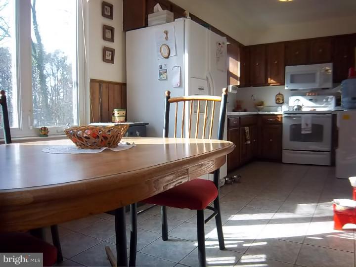305 Lakedale Road Berlin, NJ 08009 - Photo 8 of 22 Gallery Image 8