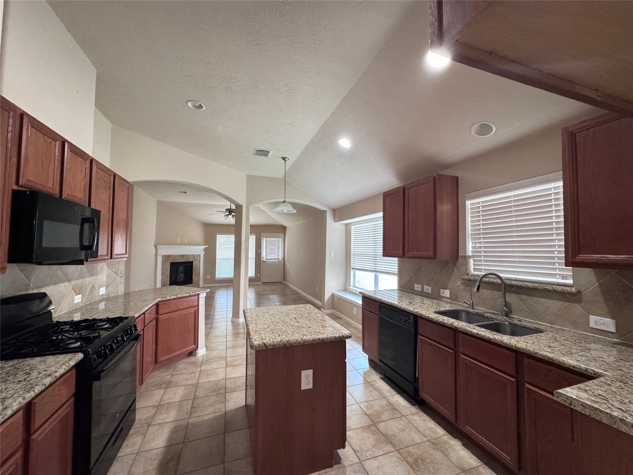 25210 Ginger Ranch Drive Katy, TX 77494 - Photo 21 of 26 Kitchen