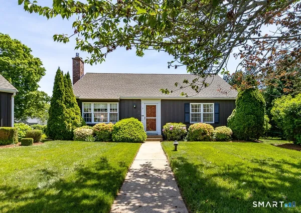 $605,000 | 5 Thelbridge Street, Unit 5, Madison, CT 06443