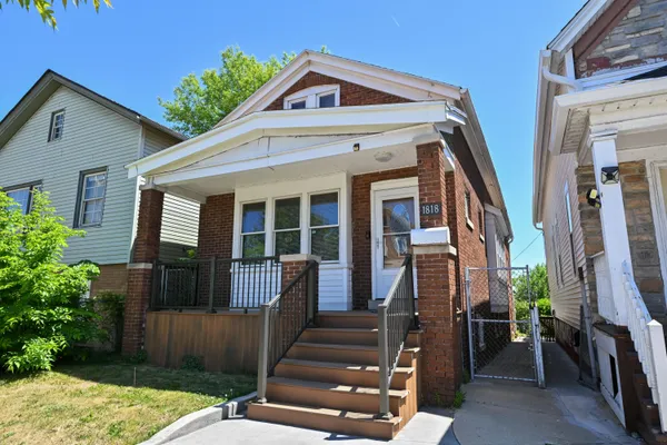 $299,900 | 1818 South 6th Street, Milwaukee, WI 53204
