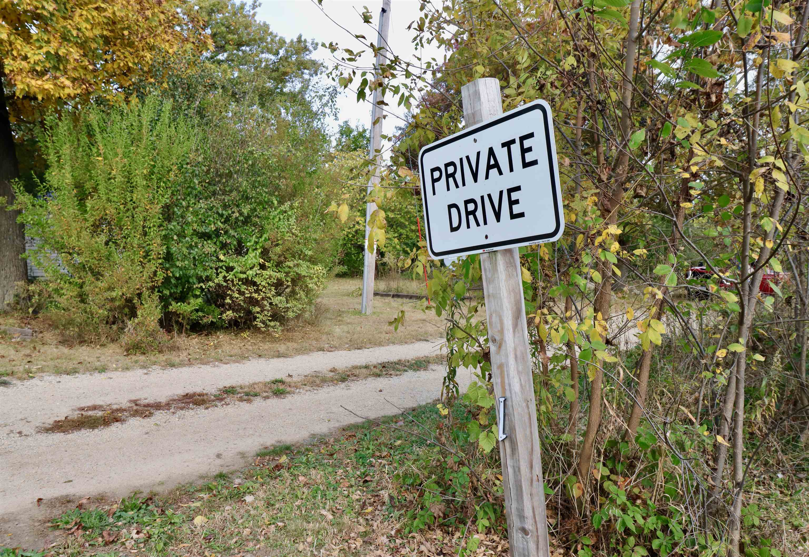 2910 West Bass Creek Road Beloit, WI 53511 - Photo 4 of 23