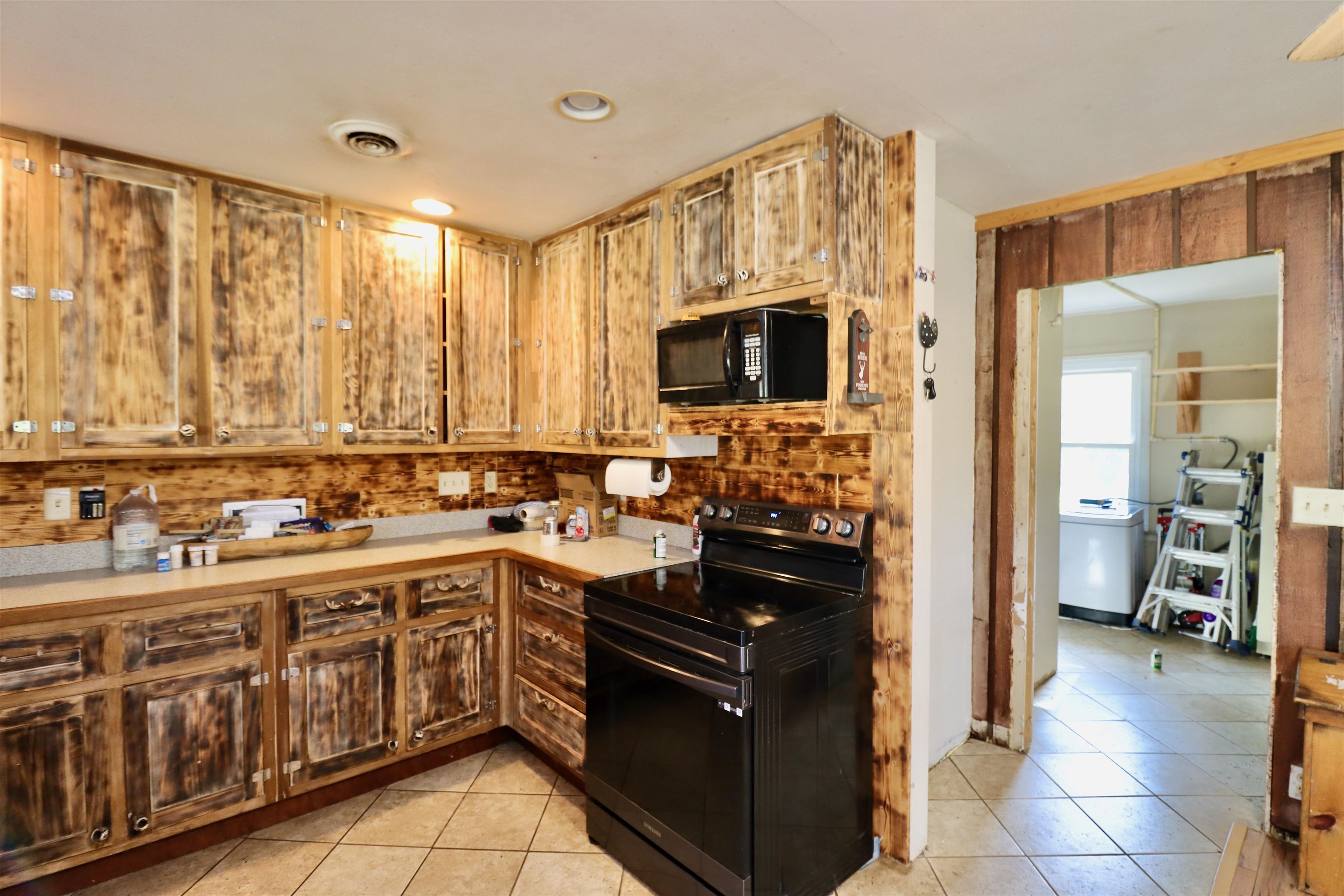 2910 West Bass Creek Road Beloit, WI 53511 - Photo 8 of 23