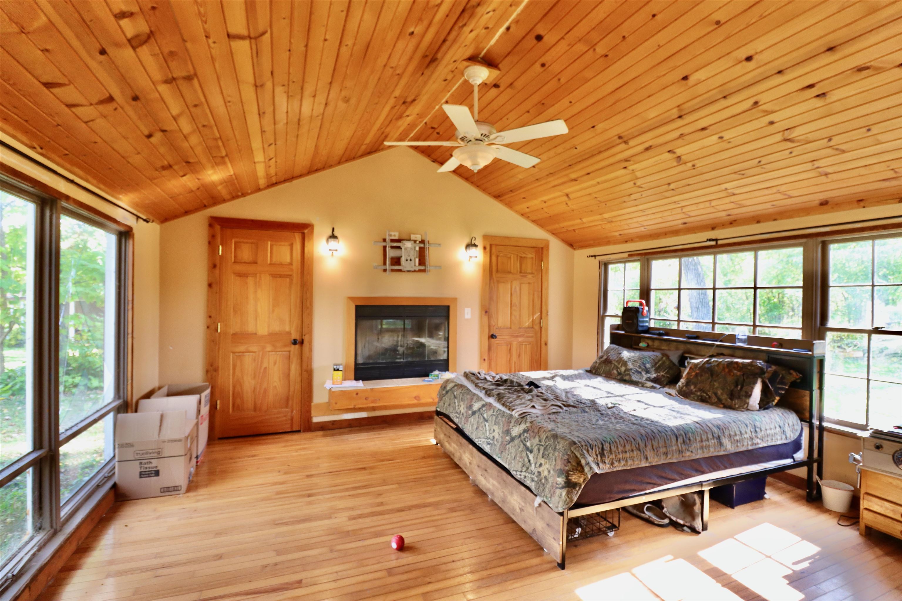 2910 West Bass Creek Road Beloit, WI 53511 - Photo 9 of 23