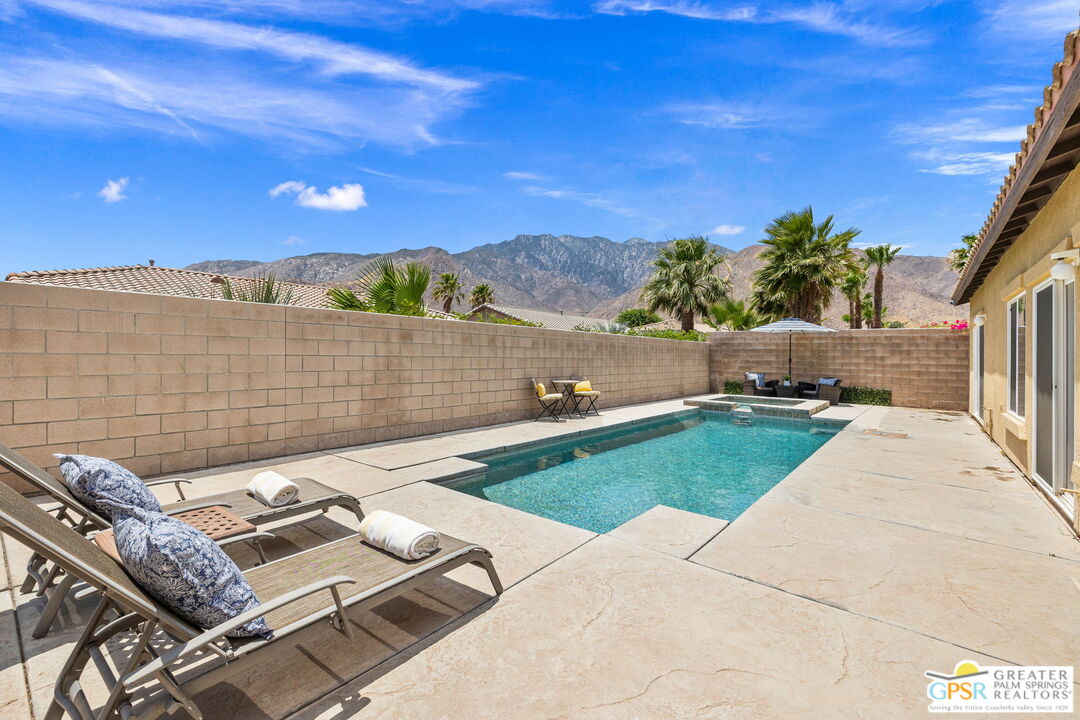 827 Alta Ridge Palm Springs, CA 92262 - Photo 19 of 37