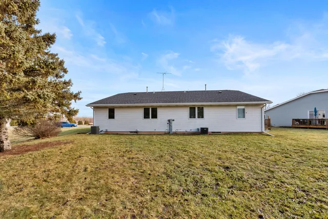 $225,000 | 526 North 12th Street, Oostburg, WI 53070