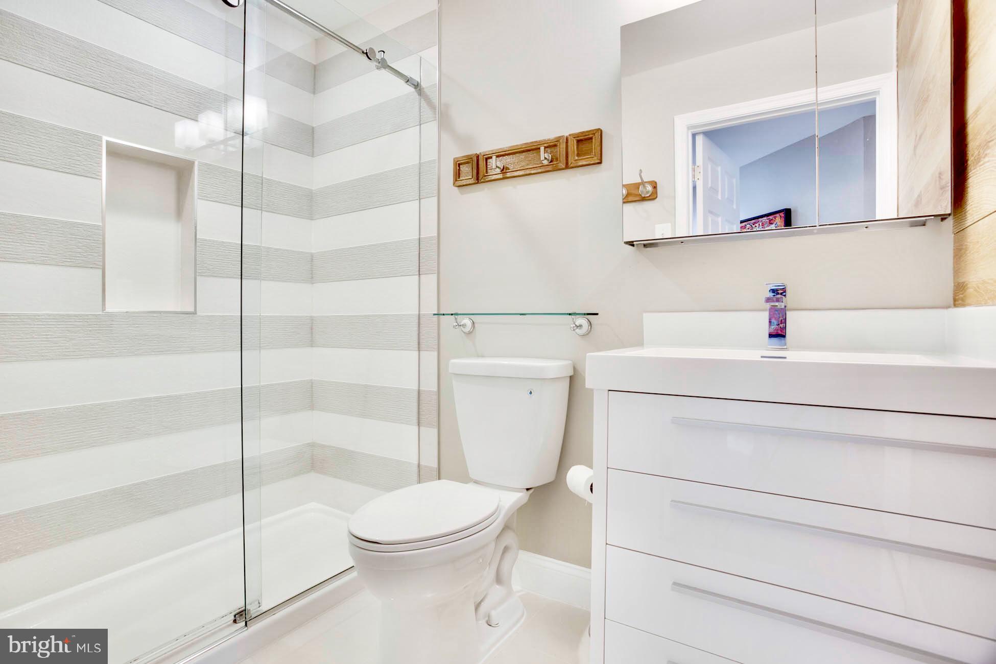 1931 Crescent Park Drive Reston, VA 20190 - Photo 12 of 16 2nd bathroom/ upstairs