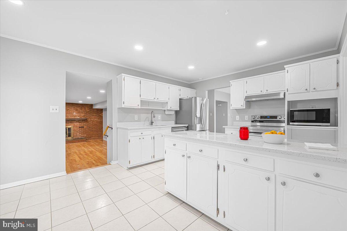 8403 Postoak Road Potomac, MD 20854 - Photo 12 of 45 Gallery Image 12