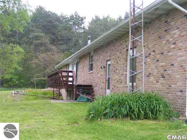 9489 East Sidney Road Crystal, MI 48818 - Photo 17 of 19 1772803-16.JPG