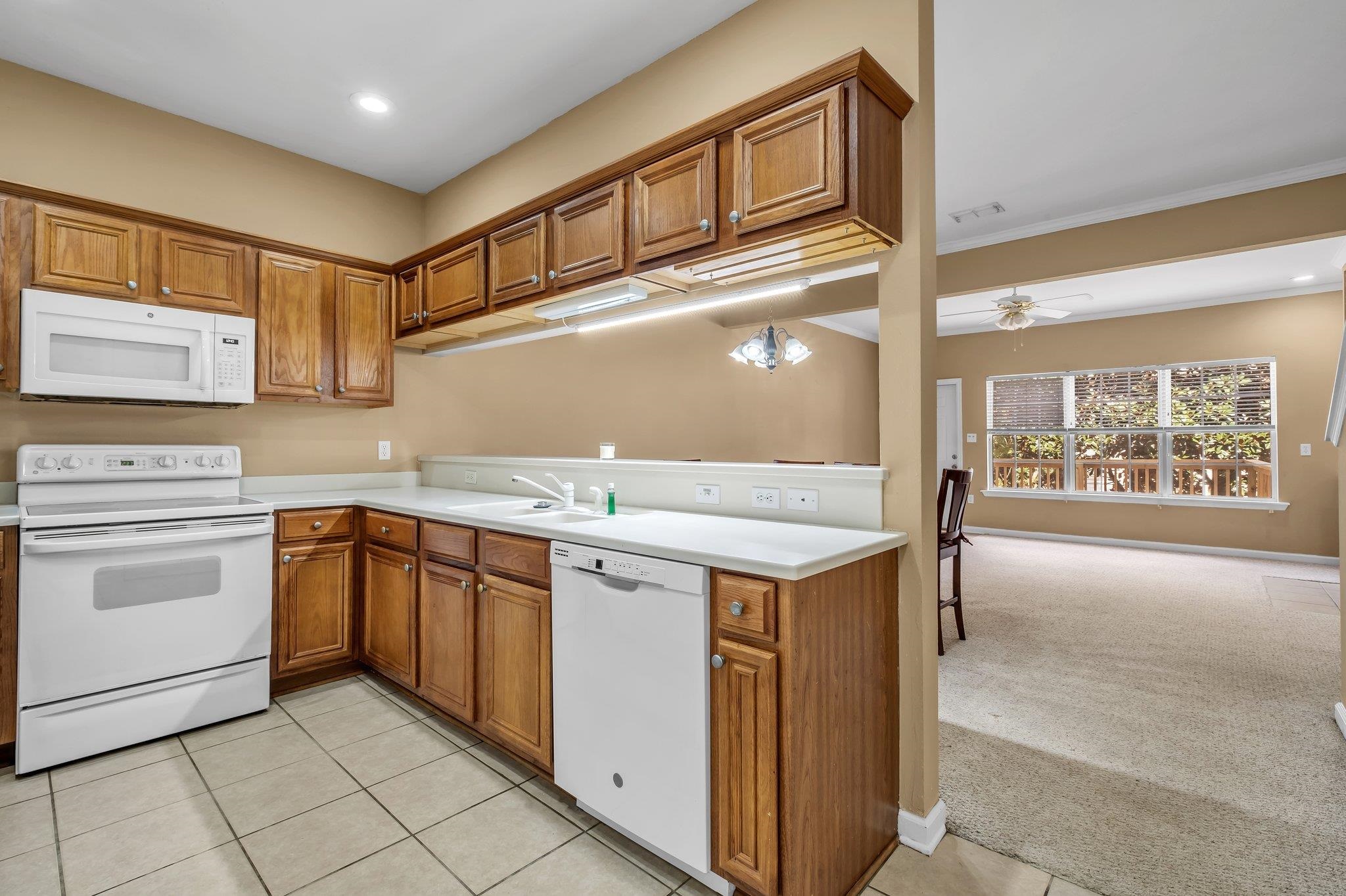 1320 Hendrix Road, Unit 401 Tallahassee, FL 32301 - Photo 18 of 25 Gallery Image 18