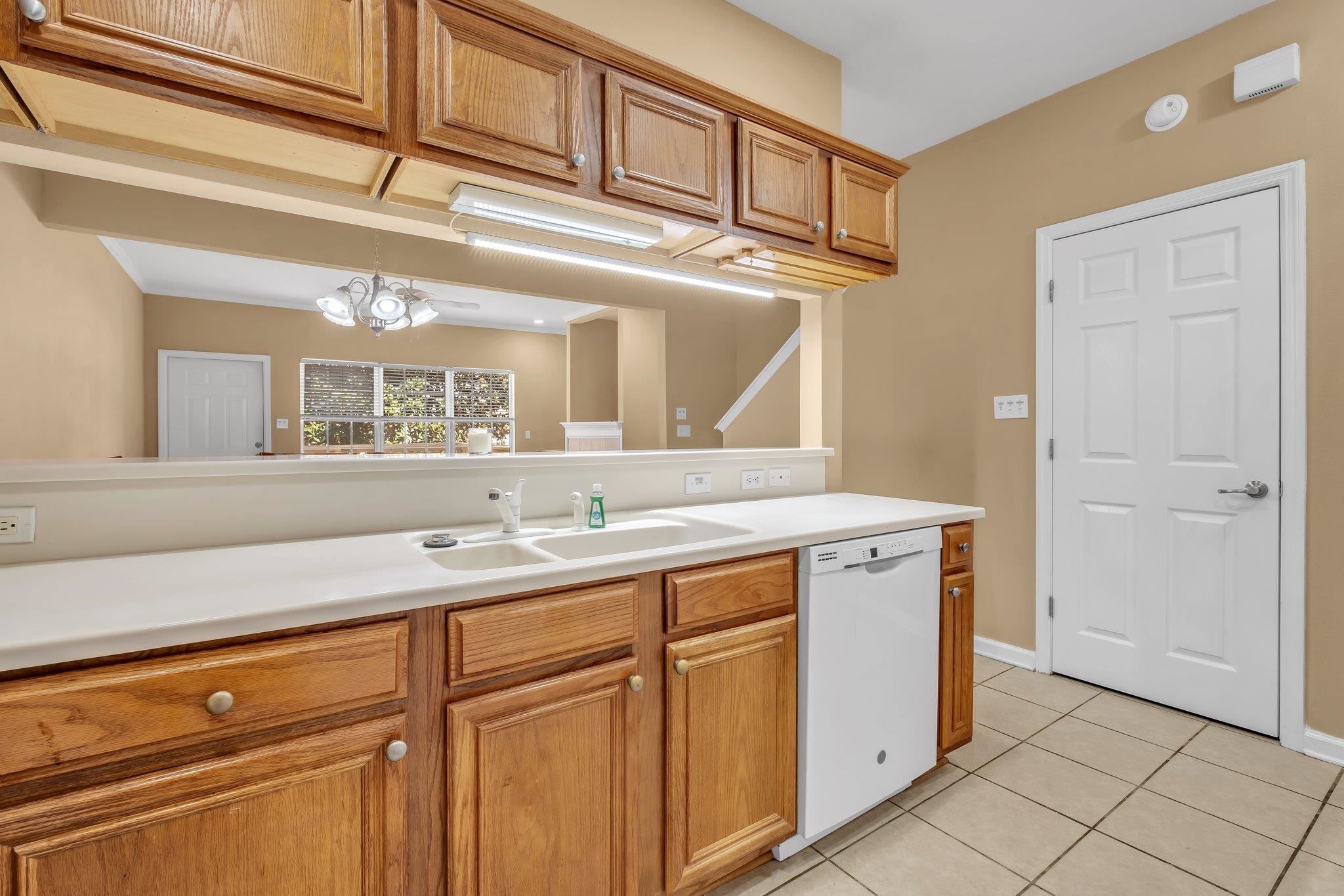 1320 Hendrix Road, Unit 401 Tallahassee, FL 32301 - Photo 20 of 25 Gallery Image 20