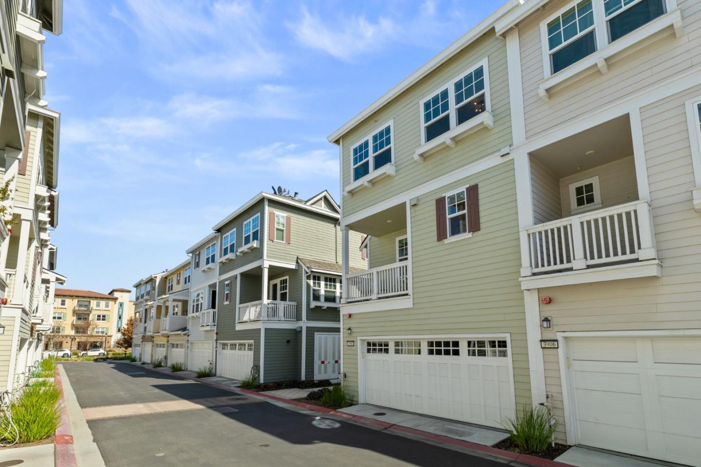 3908 Degree Lane Mountain View, CA 94043 - Photo 29 of 32 a front view of a building