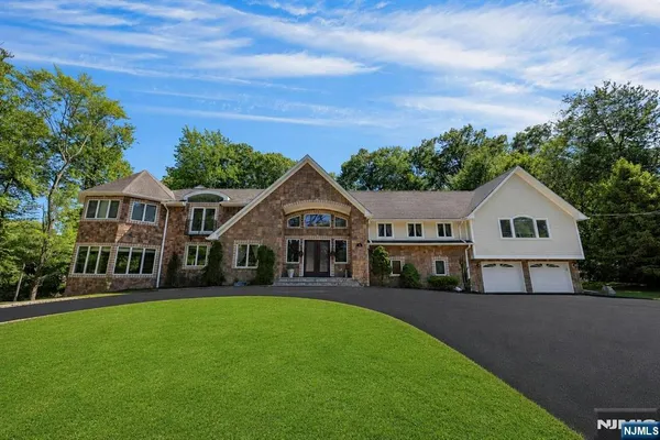 $1,849,000 | 252 Mabel Place, Franklin Lakes, NJ 07417