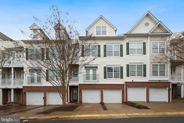 $2,631 | 13947 Hollow Wind Way, Unit 201, Woodbridge, VA 22191
