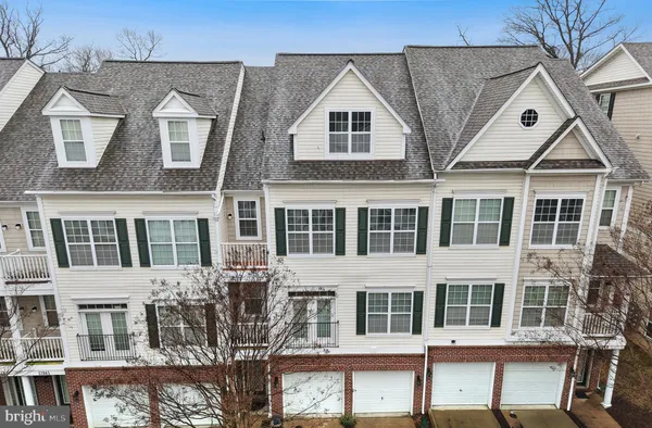 $2,631 | 13947 Hollow Wind Way, Unit 201, Woodbridge, VA 22191