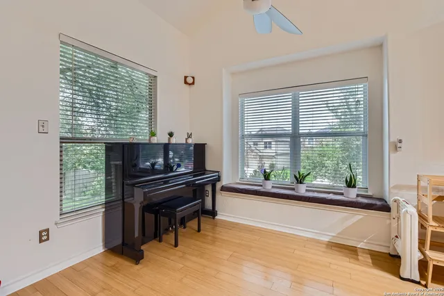 $2,700 | 1406 Osprey Heights, San Antonio, TX 78260