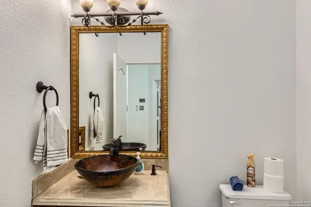 $2,700 | 1406 Osprey Heights, San Antonio, TX 78260