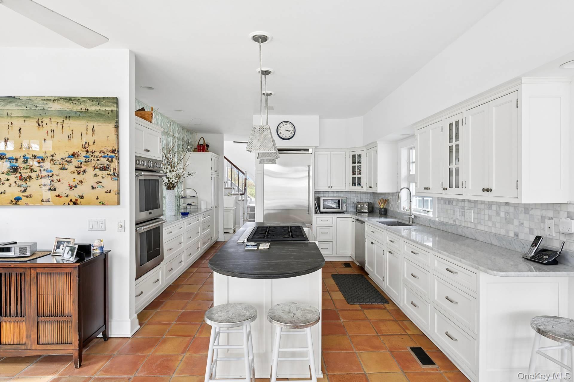 59 Farm Field Road Bridgehampton, NY 11932 - Photo 8 of 21