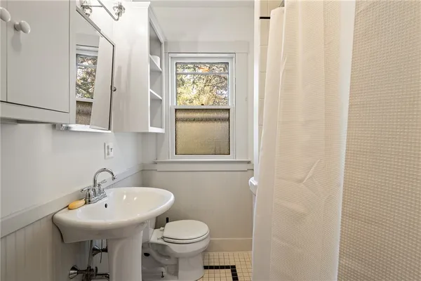 $3,700 | 14 Greenough Place, Unit A, Newport, RI 02840