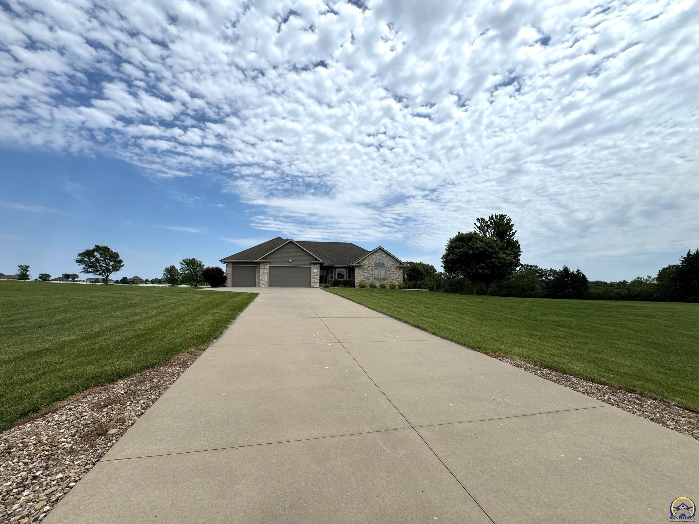5230 Southwest Knudsen Road Topeka, KS 66610 - Photo 2 of 44