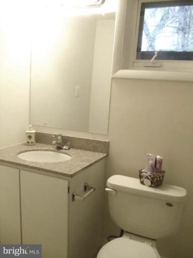 4103 Southend Road Rockville, MD 20853 - Photo 14 of 28 Bath