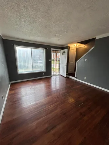 $985 | 3463 Ewald Circle, Detroit, MI 48204