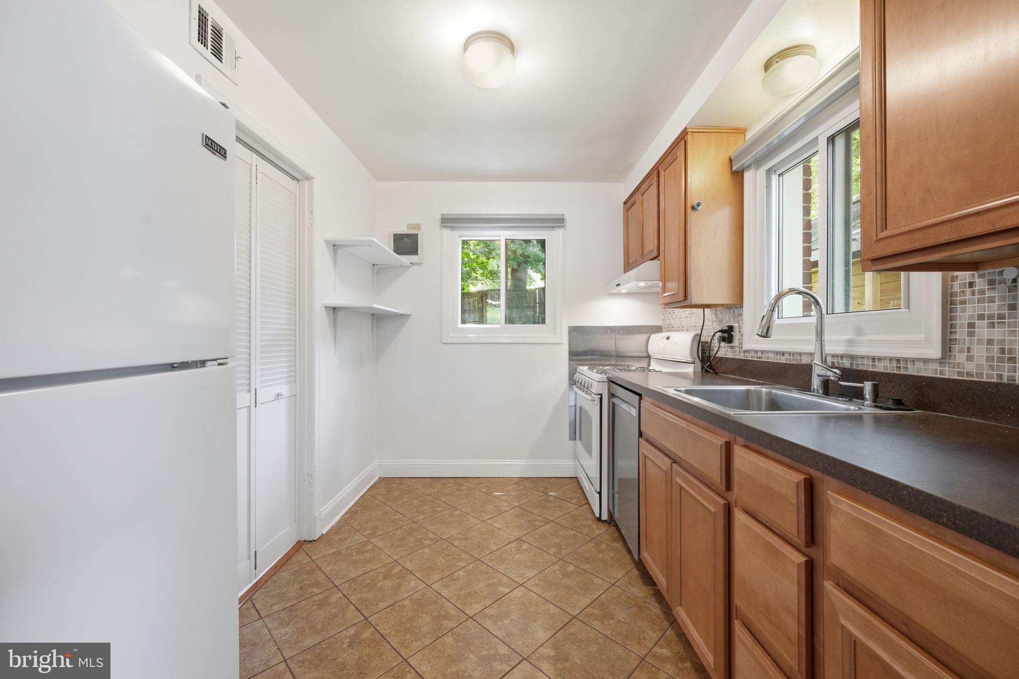 2204 Prichard Road Silver Spring, MD 20902 - Photo 10 of 28 Kichen