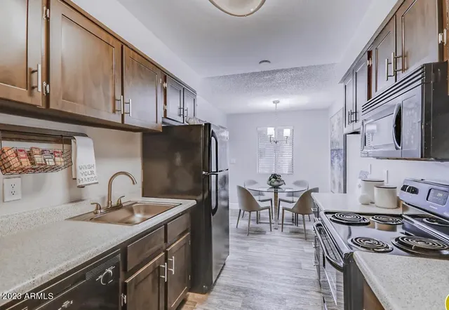 $1,262 | 1944 West Thunderbird Road, Unit 2, Phoenix, AZ 85023