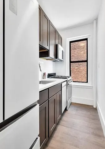 $180,000 | 3000 Valentine Avenue, Unit 2E | Bedford Park