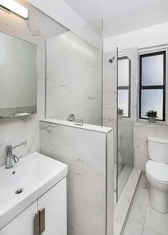 $180,000 | 3000 Valentine Avenue, Unit 2E | Bedford Park