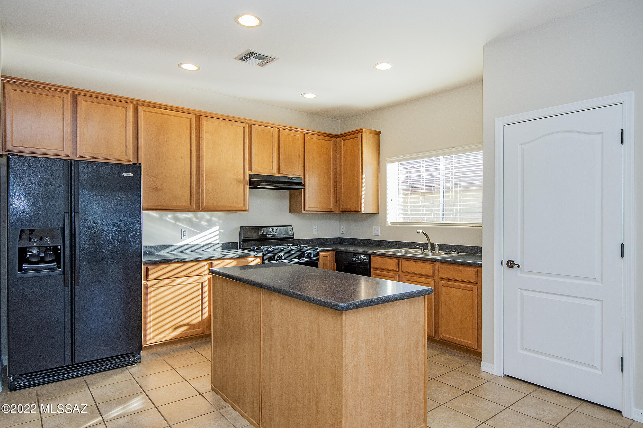 3644 East Fox Trotter Road Tucson, AZ 85739 - Photo 4 of 37