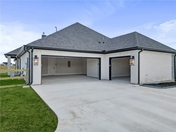 $729,000 | 7823 Luke Court, Bryan, TX 77808