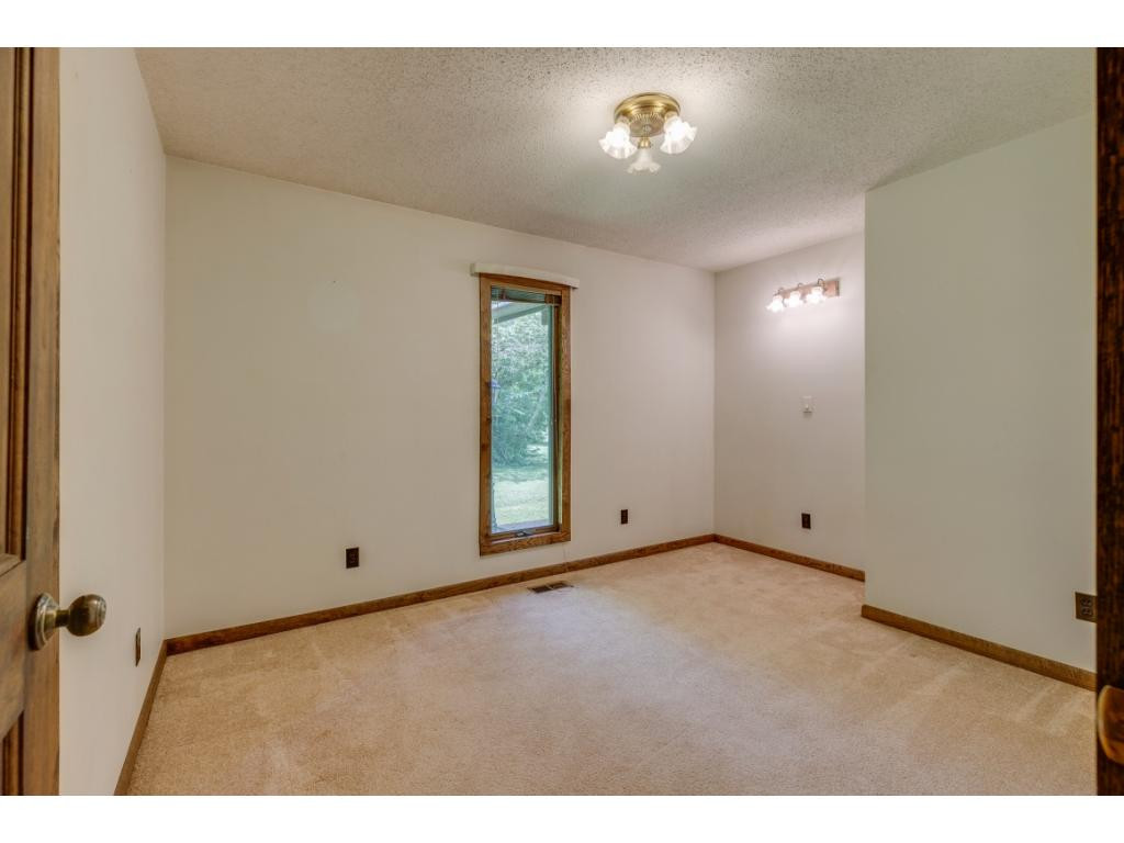 1049 Fall Creek Road Kingsport, TN 37664 - Photo 18 of 36 Photo 18
