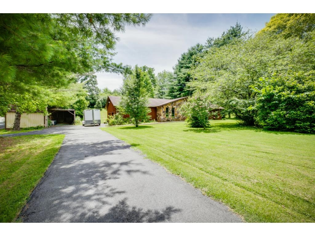 1049 Fall Creek Road Kingsport, TN 37664 - Photo 2 of 36 Photo 2
