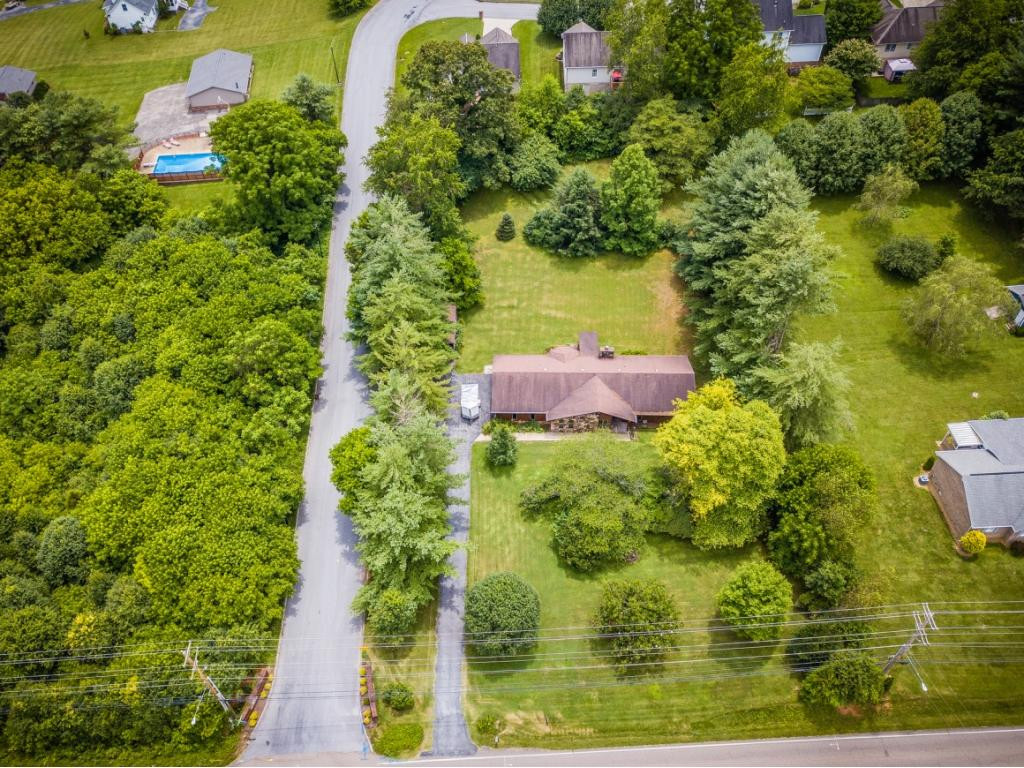 1049 Fall Creek Road Kingsport, TN 37664 - Photo 33 of 36 Photo 33